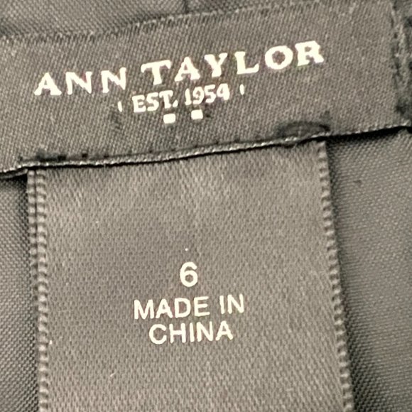 Ann Taylor black blazer size 6 - Picture 3 of 4